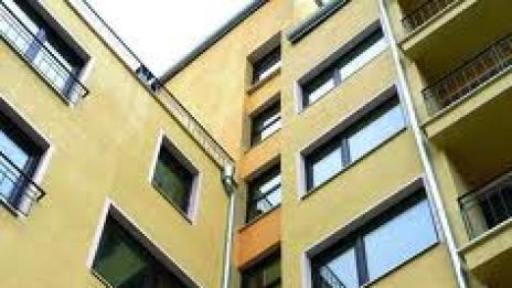 Бандити питат за домоуправителя и грабят жилища