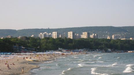 Всеки плаж да определя цената за шезлонг и чадър, настоява концесионер