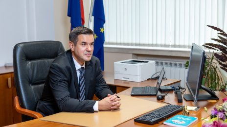 Чужда фирма иска да строи завод за компоненти за електроавтомобили у нас