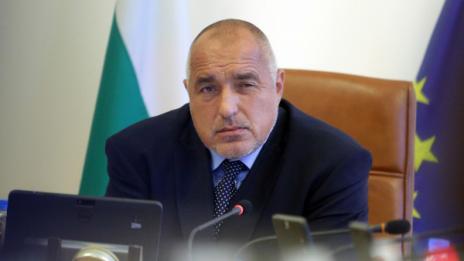 Премиерът троснато към МВР: Хващайте биячите на старци!