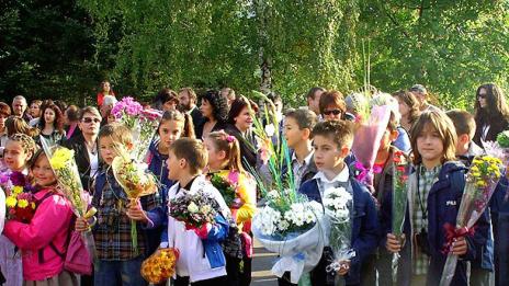 Подготовката на първокласник излиза средно 1 минимална заплата