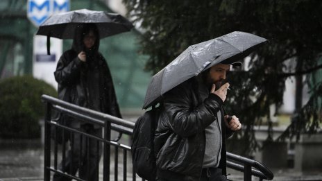 Гръмотевици и дъжд в неделния ден 