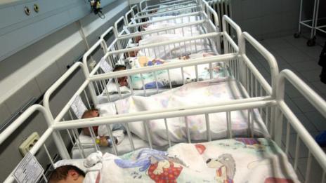 Родиха се 19 бебета от общинското инвитро във Варна