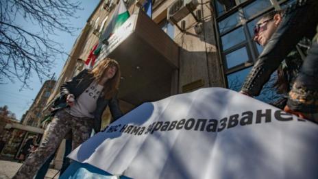 Протестите на сестрите няма да решат проблемите им, смятат Антония Първанова и Стойчо Кацаров