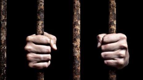 6000 японски полицаи издирват избягал затворник