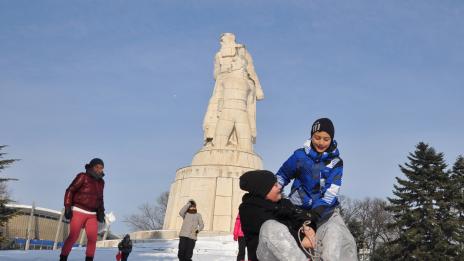 На пързалка в Морската градина на Варна (СНИМКИ)