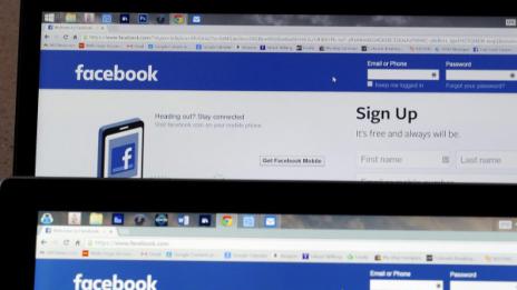 Google трие най-много заявки във Facebook