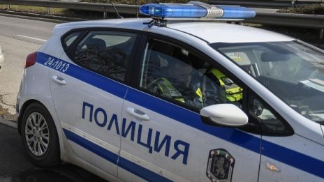 Кола уби мъж на пътя