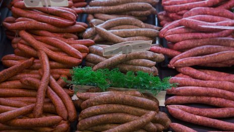 Бивш кмет купил тон и половина колбаси с пари от градския бюджет