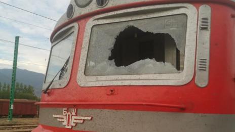 Атакуваха бързия влак от София за Бургас