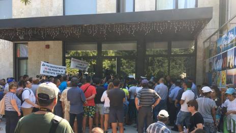 Протестиращите затвориха международния път Варна- Констанца
