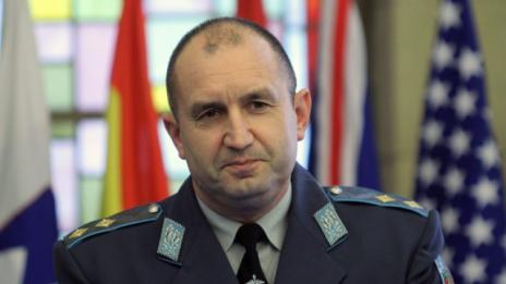 Радев: Поканил съм и Путин и Тръмп в България