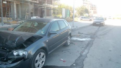 Пияна с джип помля шест автомобила във Варна