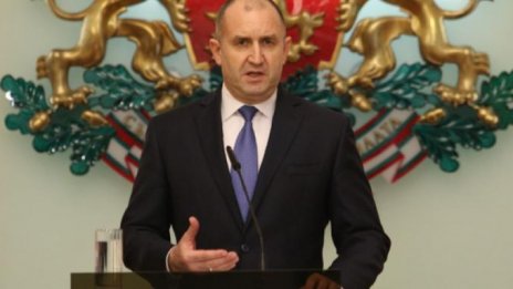 Президентът за смяната на военния министър: Това е риск 
