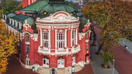 Празничният 15 август във Варна събра любители на класическата музика на площад &bdquo;Независимост&ldquo;