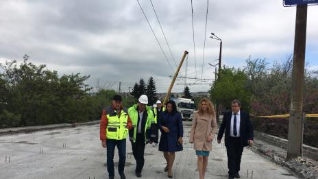 Министър Павлова: Изпълнителят на ремонта на Аспарухов мост потвърди готовността за работа на трисменен режим