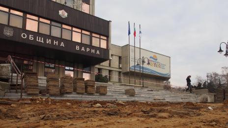 След обществено обсъждане ще се реши съдбата на Грамадата
