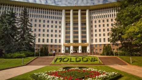 Парламентът на Молдова одобри на първо четене законопроект за сваляне на имунитета на депутатите