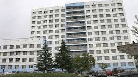 450 козунака получиха персонала и пациентите на Военна болница във Варна като дарение