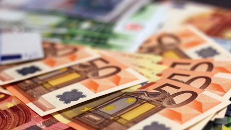 13-годишно момче от Германия раздаде над 4500 евро на непознати хора на улицата