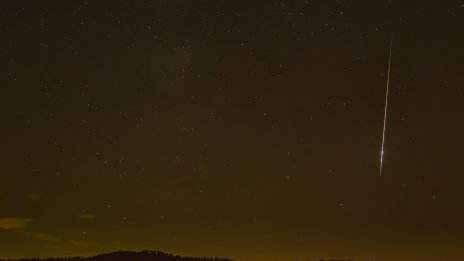 Метеорит е паднал край Синеморец? ВИДЕО