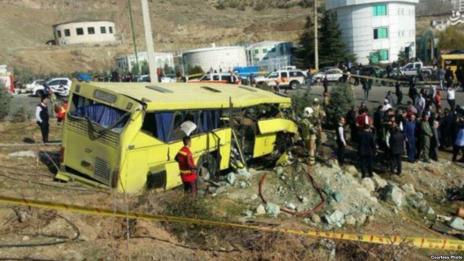 Автобусна катастрофа в Иран отне живота на 19 души