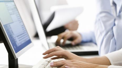 Ще скочат ли заплатите на IT-тата в институциите? 
