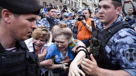 В Русия:Арестуваха протестиращи активисти