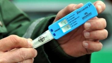 Дрогиран шофьор задържаха при проверка край Варна