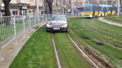 Митов се извини за "Мерцедес"-а на "зелените" релси