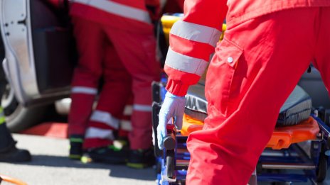 Тийнейджърка скочи от блок в Пловдив