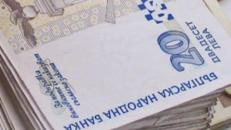 33-годишна задигна пари от джоба на германец
