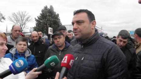  Преговорите се провалиха, блокадата на границата остава