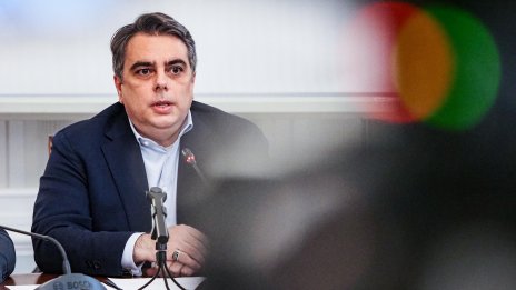 Асен Василев: Бюджет 2026 замразява доходите и обрича хората на обедняване