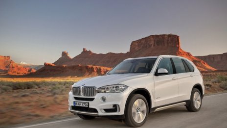 Откриваш €400 000 евро в сметката си, купуваш си 2 BMW-та и… затвор