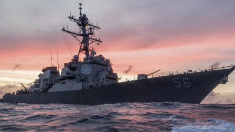 Американски боен кораб се блъсна в петролен танкер