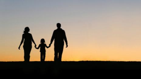 Родители намират дъщеря си, след като 7 години я смятат за мъртва