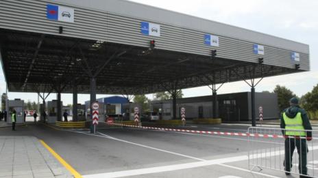 Спряха пропускането на коли на ГКПП „Ивайловград” и в двете посоки