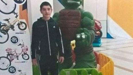 16-годишен сирак се нуждае от помощ