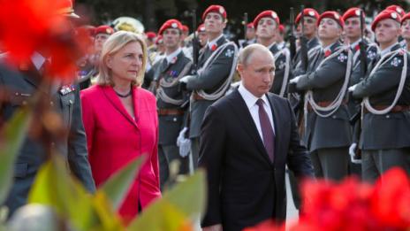 Коя е жената, чиято сватба Путин ще почете?  