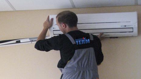 Майстори: Не товарете климатика да топли големи площи