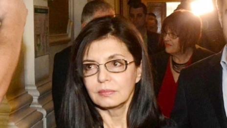 Депутатите решават за Кунева – шарена подкрепа