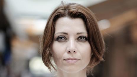 Елиф Шафак: Опитът за преврат е пирон в ковчега на демокрацията