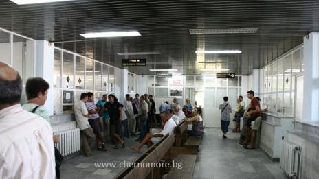 Част от гишетата на КАТ няма да работят следобед
