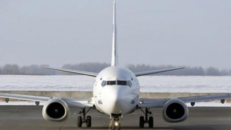 Самолет кацна по спешност в Прага заради бомбена заплаха
