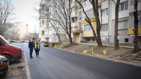 Асфалтираха пред блоковете 1 - 3 до ул. “Петър Райчев” в кв. "Левски"