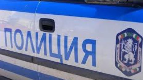 30 годишен подкара колата си без табели, спипаха го