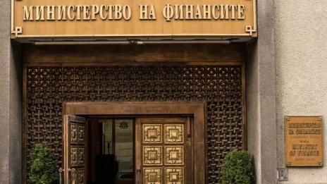 От септември министрите няма да могат да си купуват сами скъпи коли