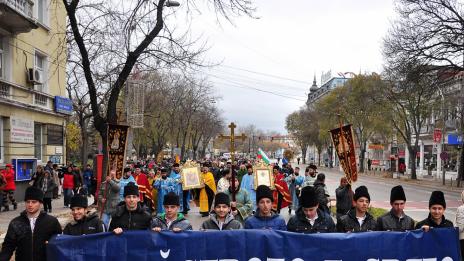 Варна отбеляза Деня на християнското семейство с шествие (СНИМКИ)
