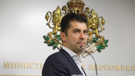 Кирил Петков потвърди с документ, че не е гражданин на Канада